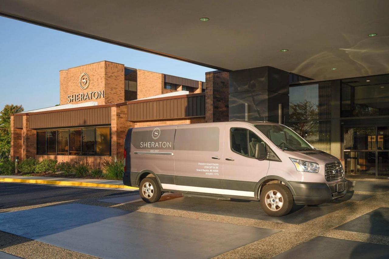 Sheraton Grand Rapids Airport Hotel Cascade Eksteriør bilde