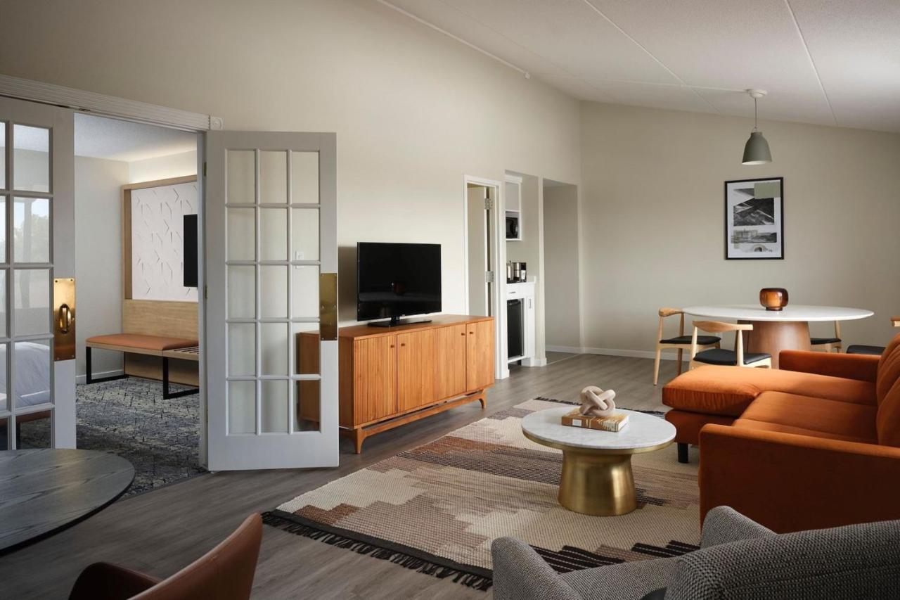Sheraton Grand Rapids Airport Hotel Cascade Eksteriør bilde