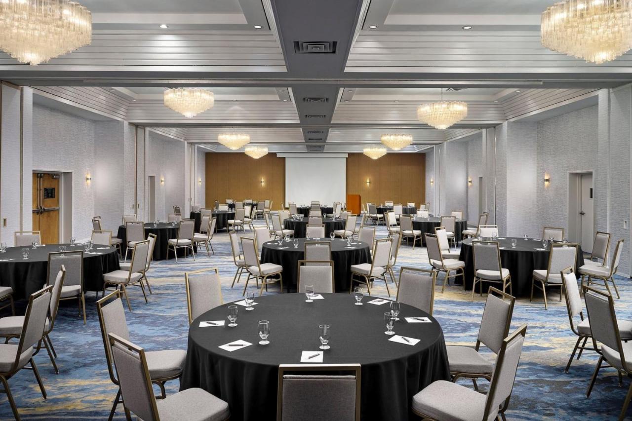Sheraton Grand Rapids Airport Hotel Cascade Eksteriør bilde