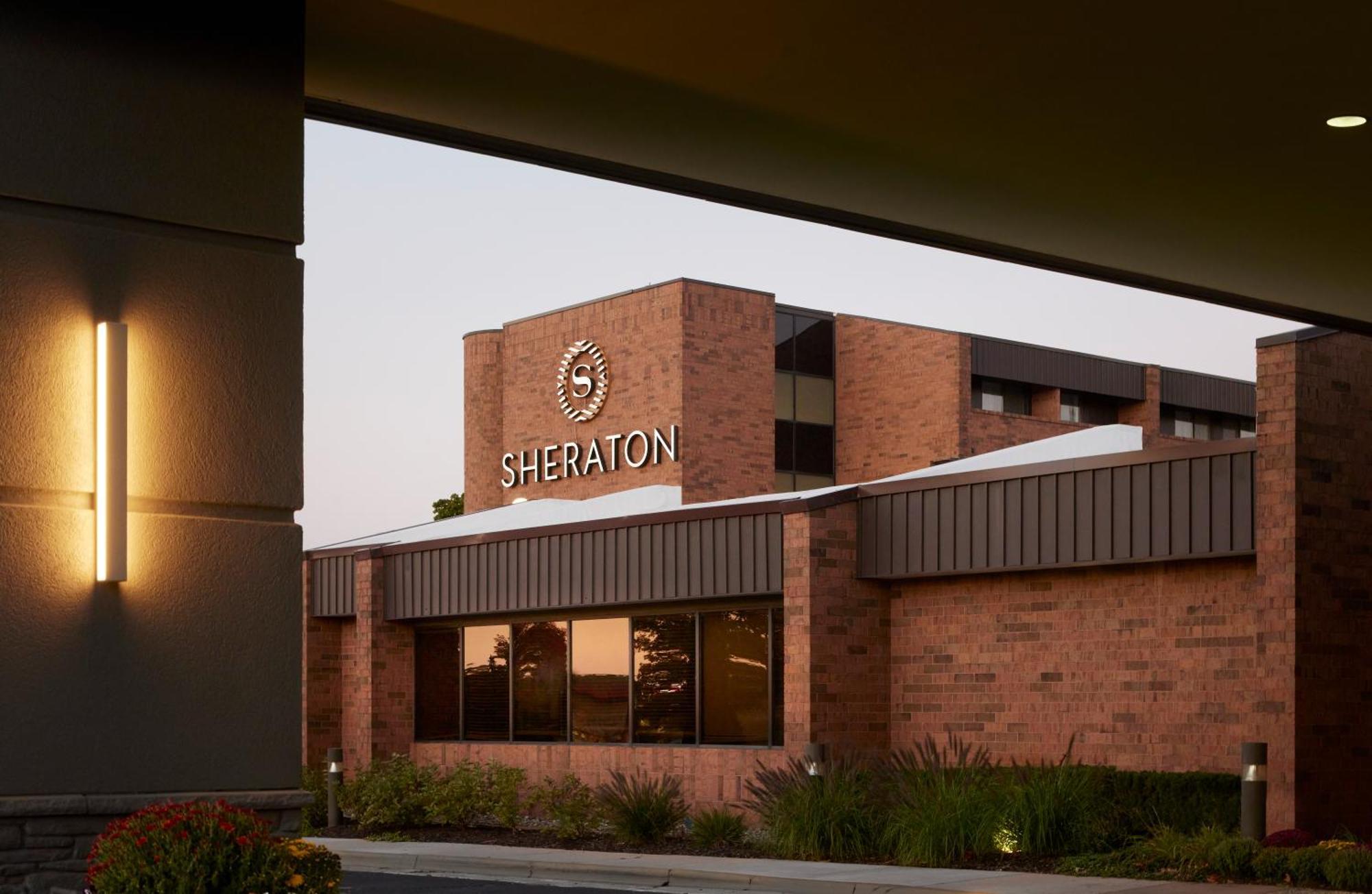 Sheraton Grand Rapids Airport Hotel Cascade Eksteriør bilde