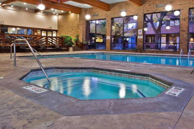 Sheraton Grand Rapids Airport Hotel Cascade Eksteriør bilde